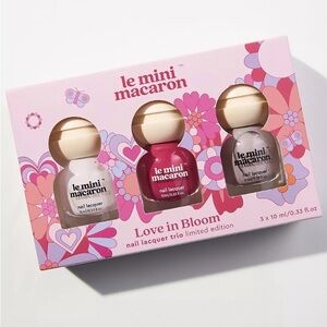 Le Mini Macaron "Love in Bloom" nail lacquer trio